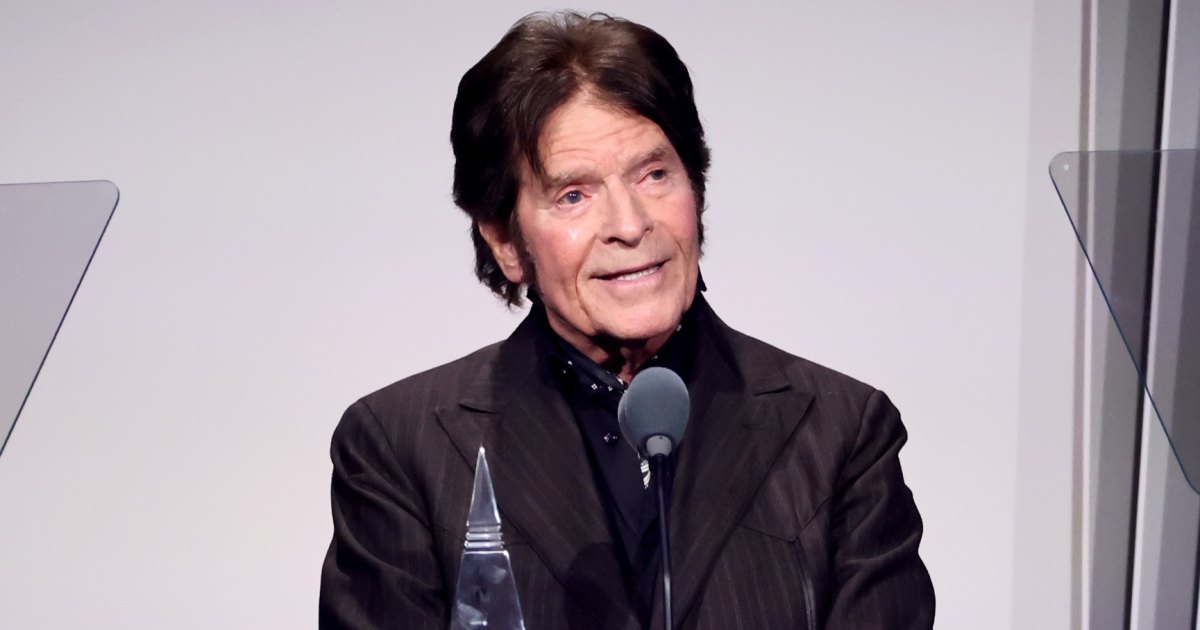 Creedence Clearwater Revival’s John Fogerty Reveals Who He Wants to Play Him in ‘Amazing’ Biopic (Exclusive) Creedence Clearwater Revival’s John Fogerty Reveals Who He Wants to Play Him in ‘Amazing’ Biopic (Exclusive)