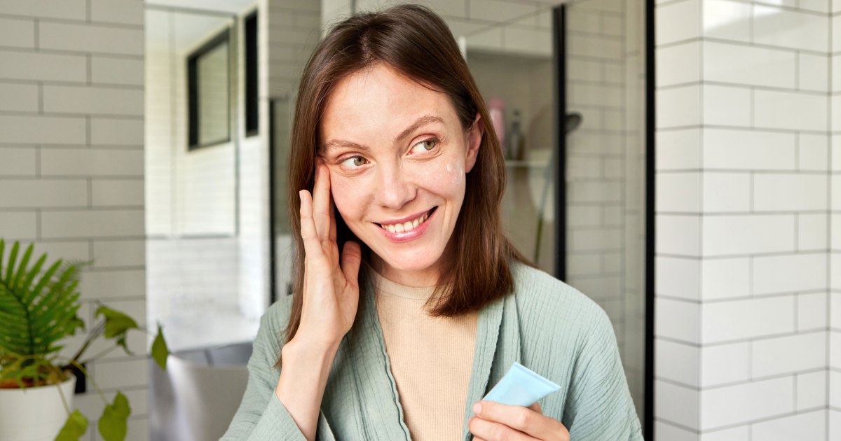 Sensitive Skin? This Dermatologist-Loved Sunscreen Improves Redness — Now on Sale! Sensitive Skin? This Dermatologist-Loved Sunscreen Improves Redness — Now on Sale!