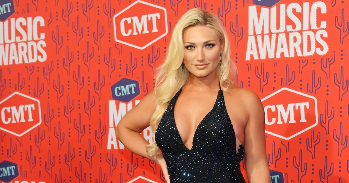 Brooke Hogan Addresses Speculation She Has a ‘Team’ to Help Her: ‘Doing It On Our Own’ Brooke Hogan Addresses Speculation She Has a ‘Team’ to Help Her: ‘Doing It On Our Own’