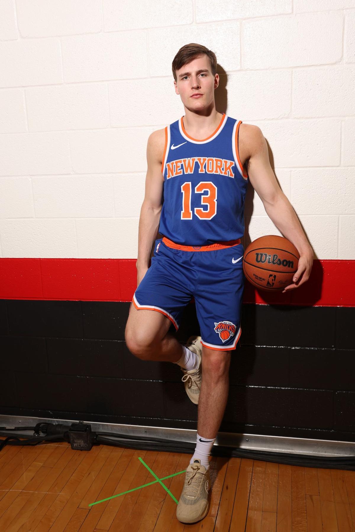 GettyImages-2162478621NYPD-Mistakes-Knicks-Player-Tyler-Kolek-for-Fan-at-Parade.jpg
