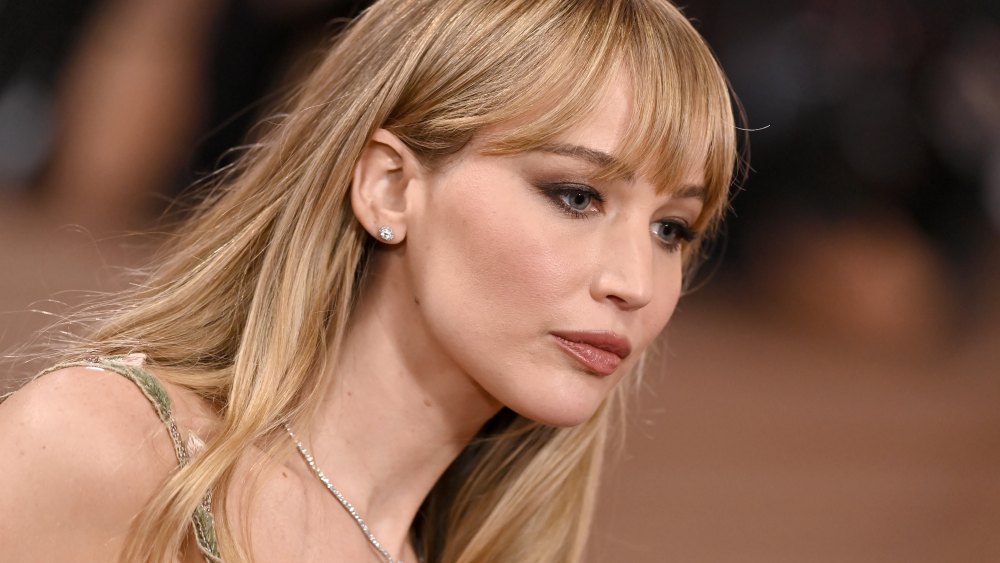 Jennifer Lawrence Uses This Deeply Hydrating Lip Balm