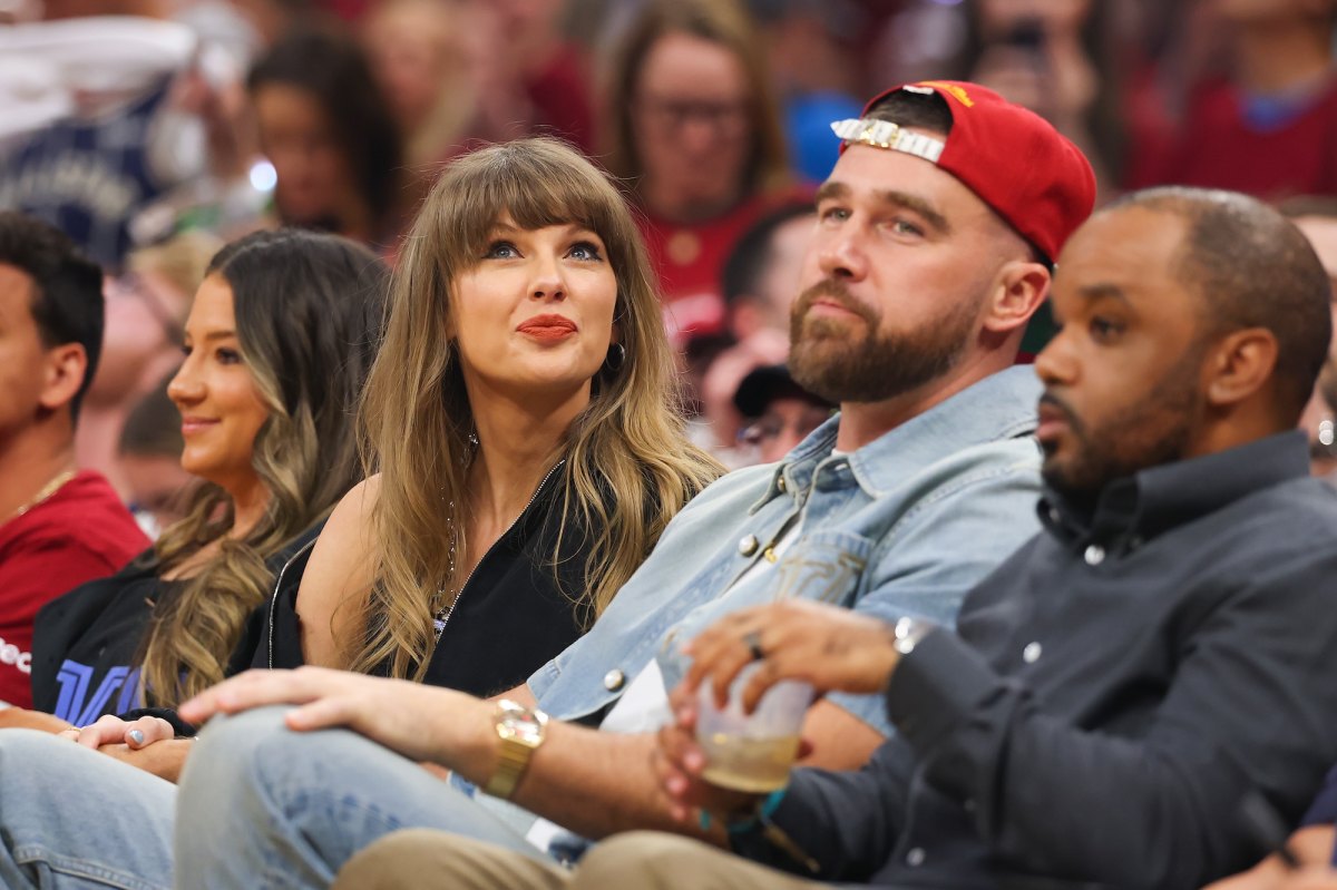 Taylor Swift Courtside Seat Up for Auction