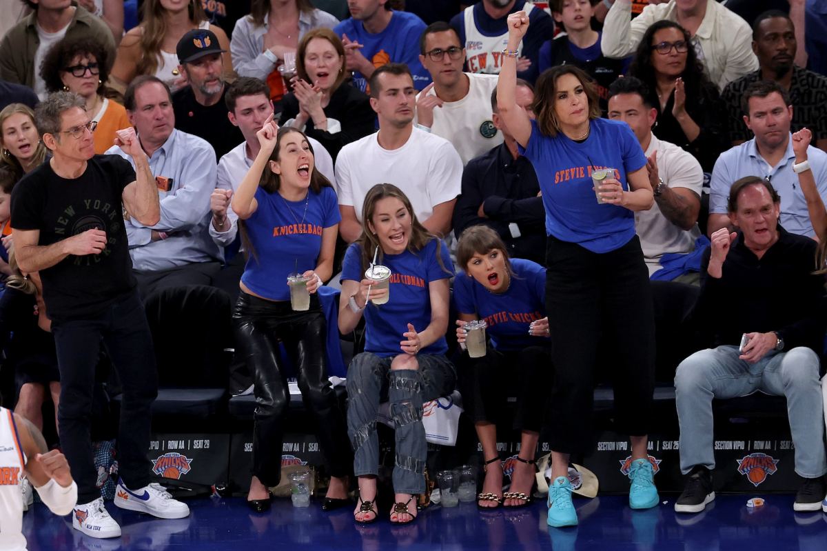 GettyImages-2280984501 alana haim este haim taylor swift mariska hargitay