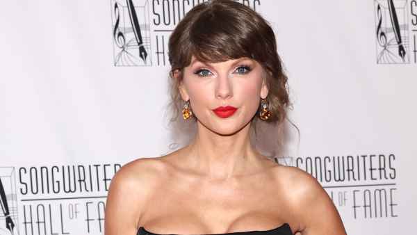 Taylor Swift Gets Emotional Thanking Family at Songwriters Hall of Fame
