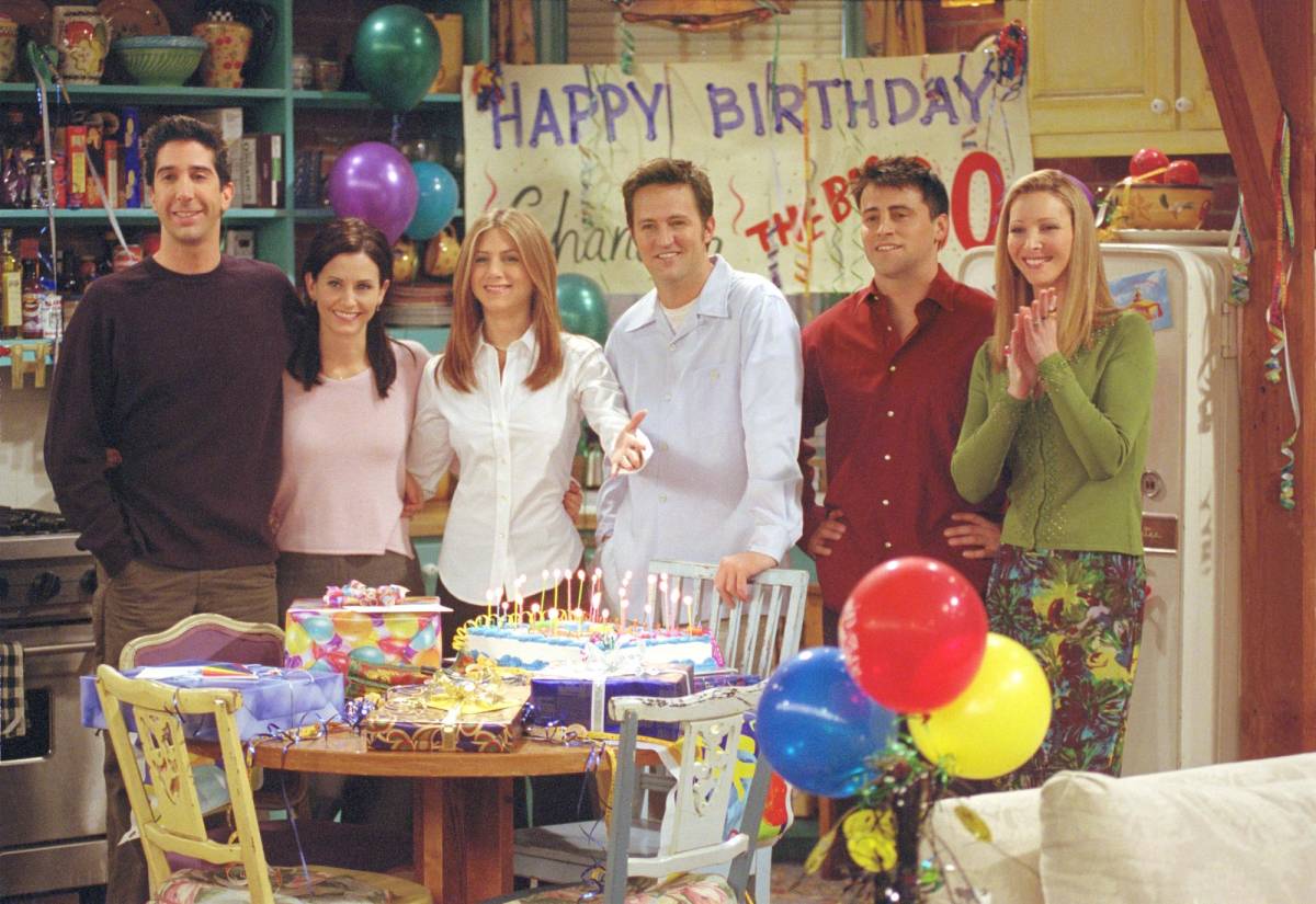 GettyImages-908371 Experts share the surprisingly simple ways to make friends after 30.