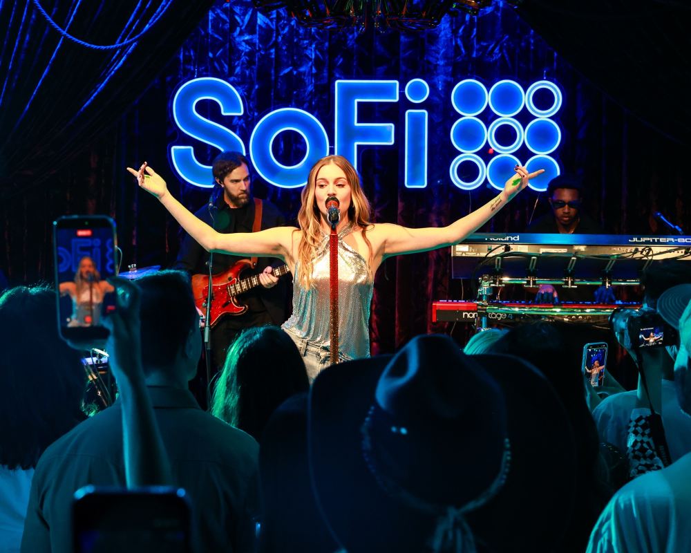 Kelsea Ballerini Says Shes Reconnecting With Independence