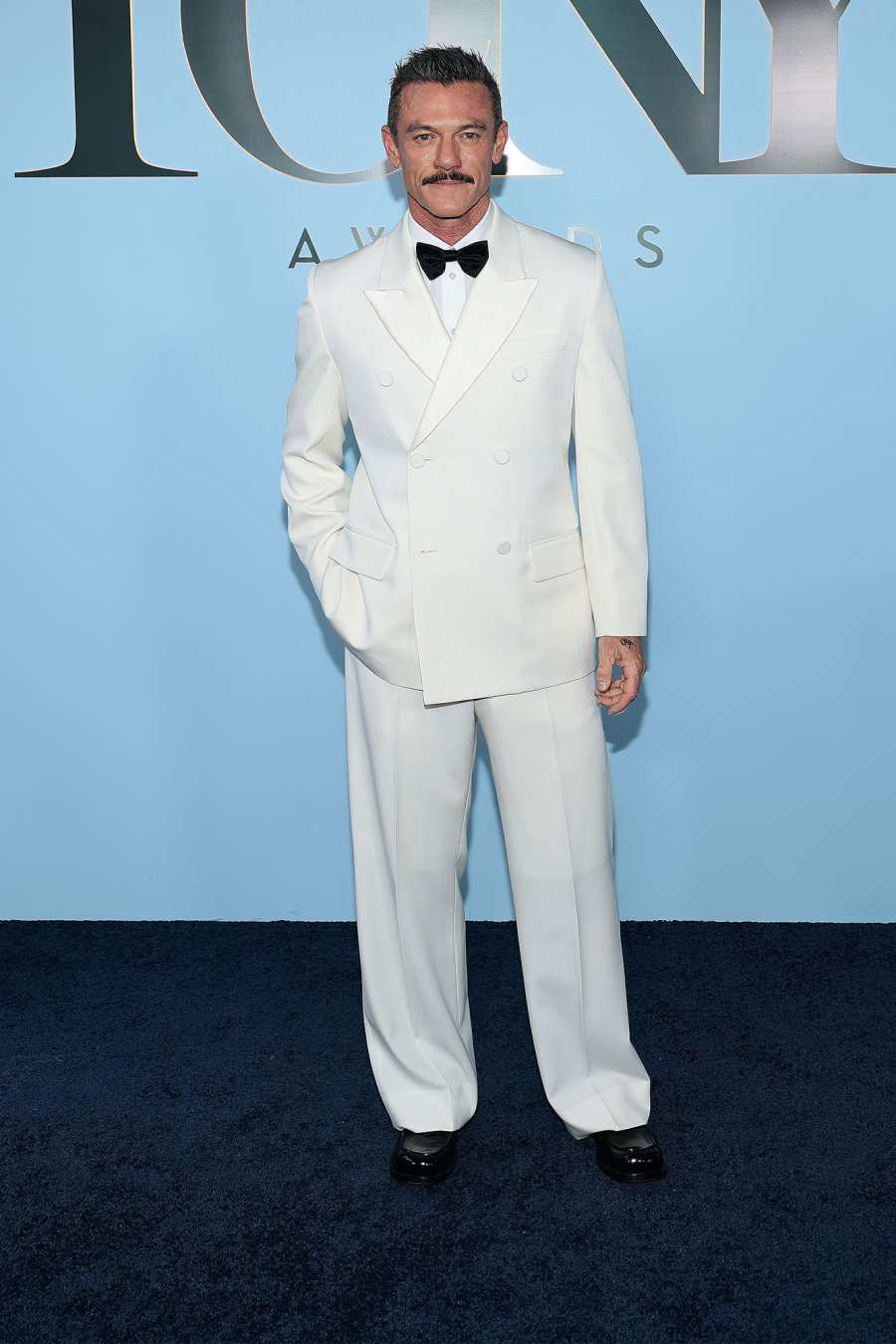 Luke Evans Arrive Arrival Red Carpet Tony Awards 2026
