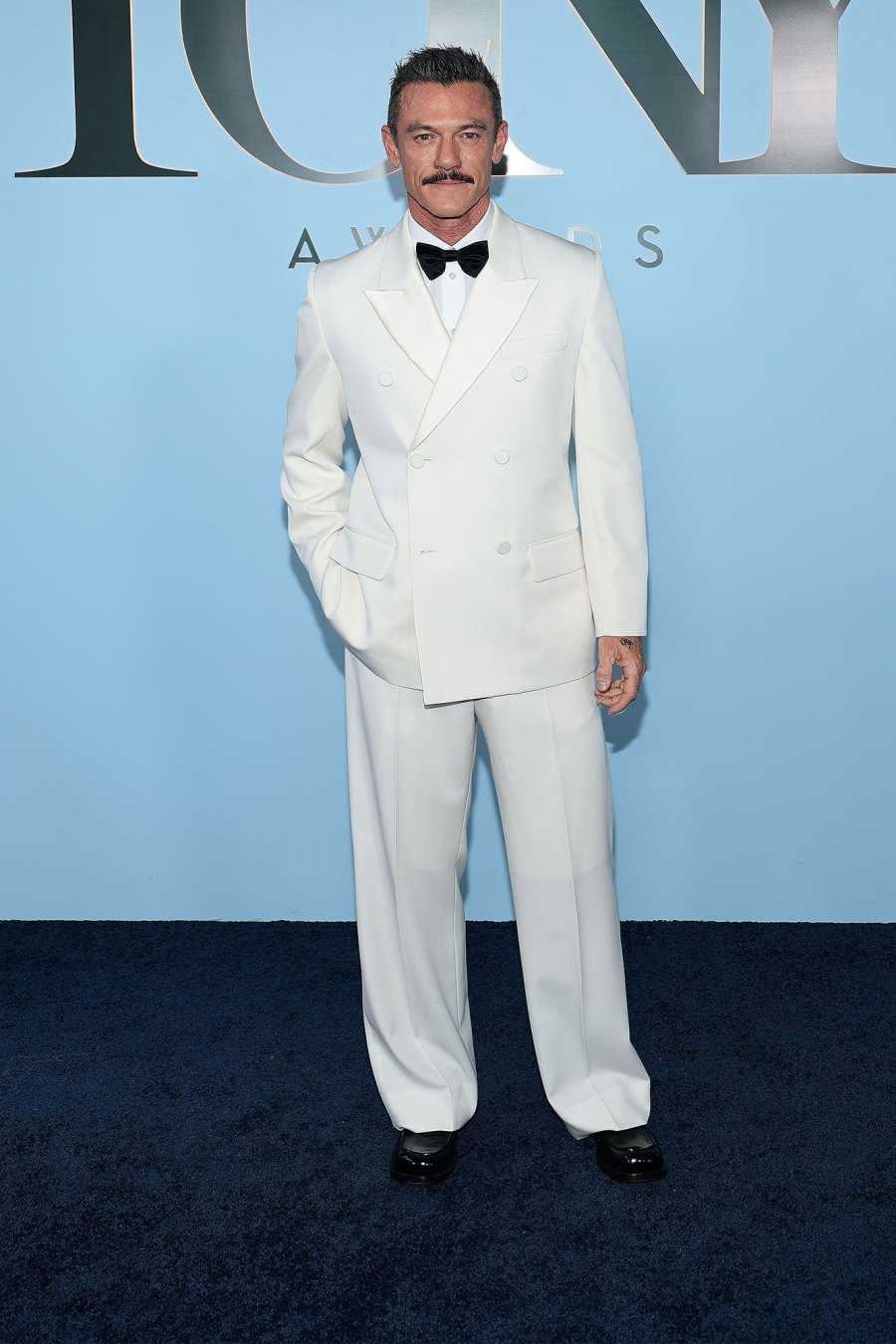Luke Evans Arrive Arrival Red Carpet Tony Awards 2026