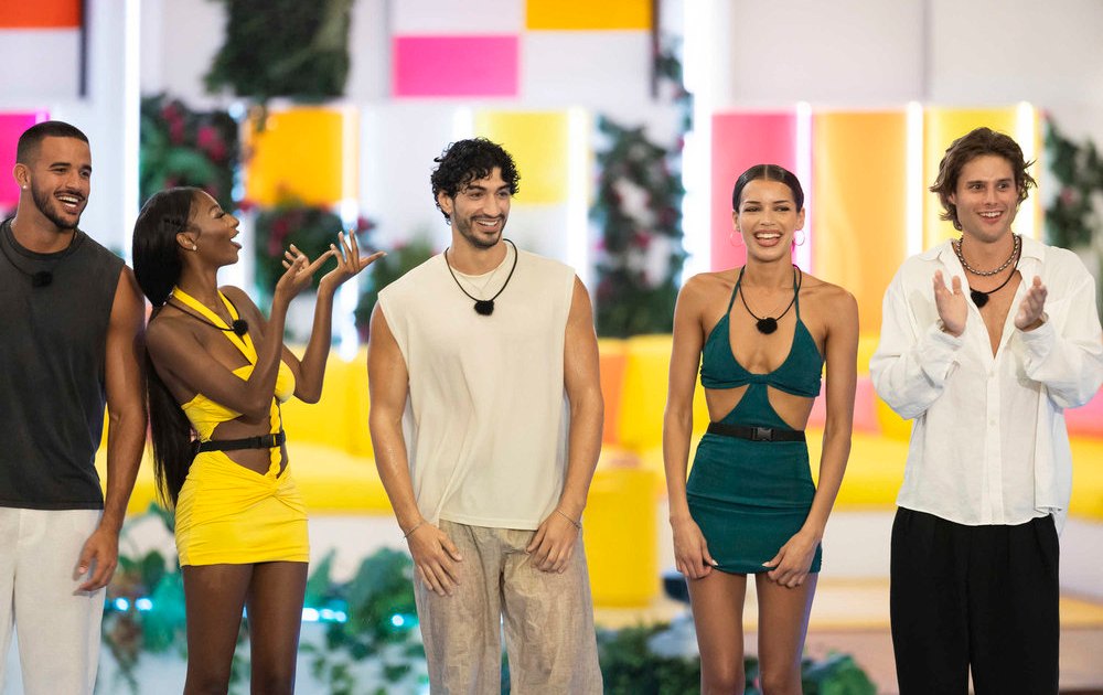 Love Island USA’s Gabriel Reveals He Had Sex With 52-Year-Old Love Island USA’s Gabriel Reveals He Had Sex With 52-Year-Old