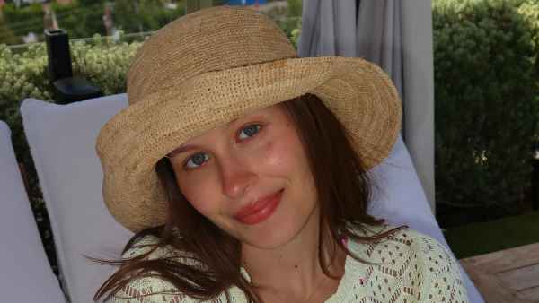 Natasha-Bure-_1781640355_3921005806833028213_144663486