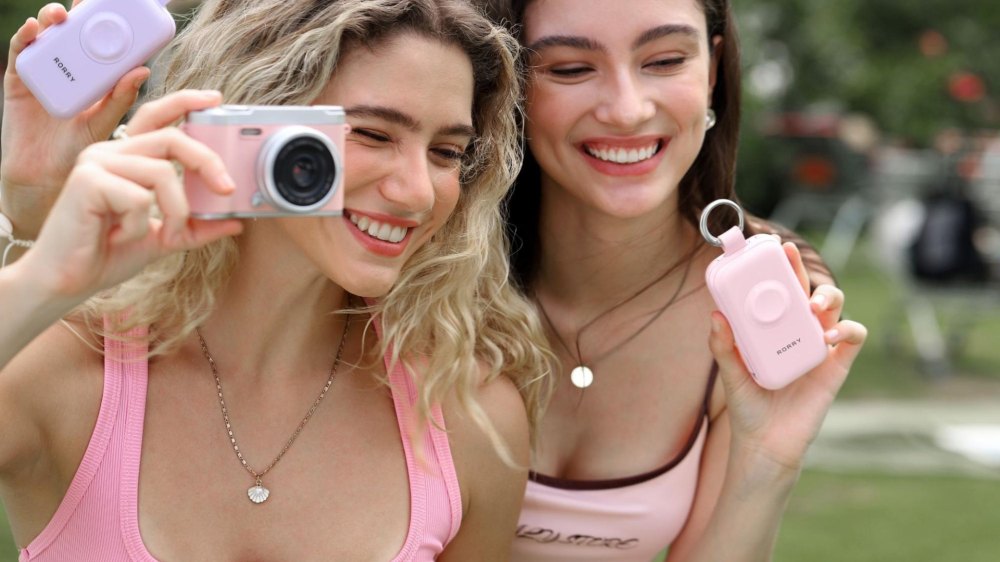 The RORRY CharmGo D4-10000 portable charger features a seaglass-inspired design, 45W fast charging capabilities, Apple Watch compatibility and a range of soft color options designed to complement everyday style.