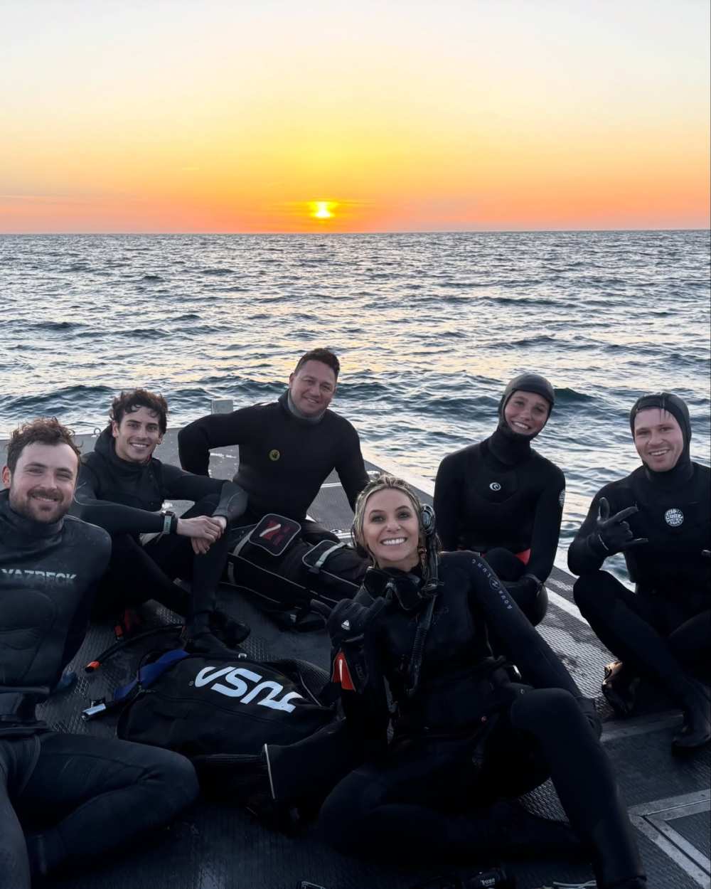 Robert Irwin Is Dating Wildlife Photographer Ashleigh Scully After DWTS Win Dylan Efron