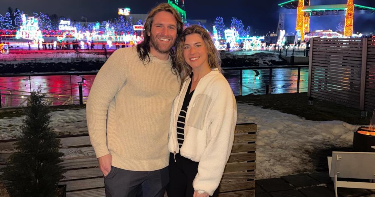 Love Is Blind’s Joey and Sara Detail ‘Roller-Coaster’ After Backlash to Surprising Romance Love Is Blind’s Joey and Sara Detail ‘Roller-Coaster’ After Backlash to Surprising Romance