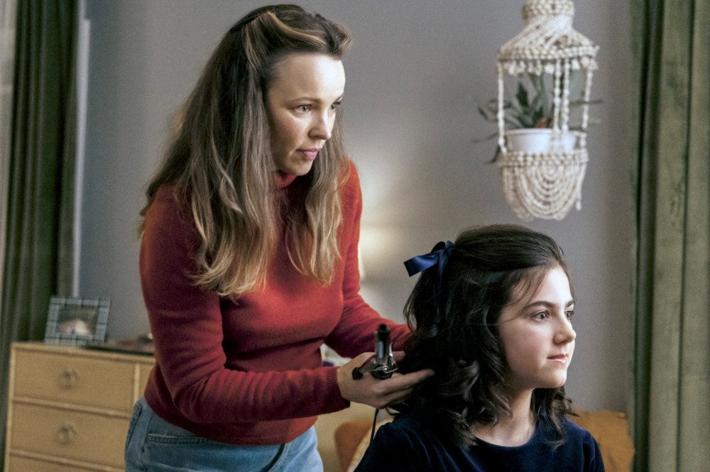 Rachel McAdams, Abby Ryder Fortson in Are You There God? It's Me, Margaret