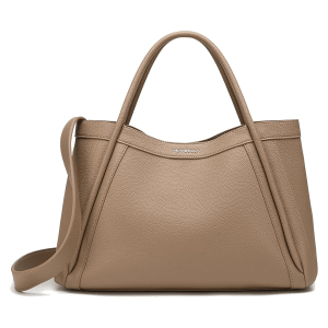 Halle Berry&rsquo;s Chic Neutral Tote Gives Instant Rich-Mom Energy