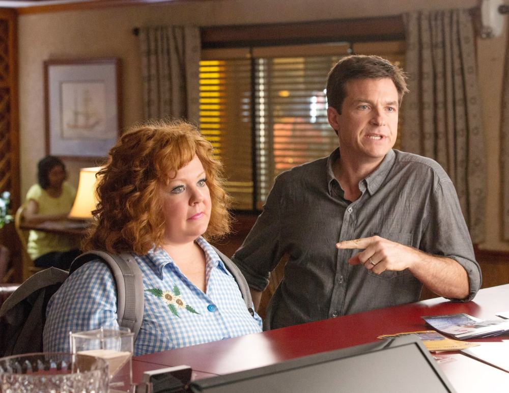 Melissa McCarthy e Jason Bateman em Ladrão de Identidades