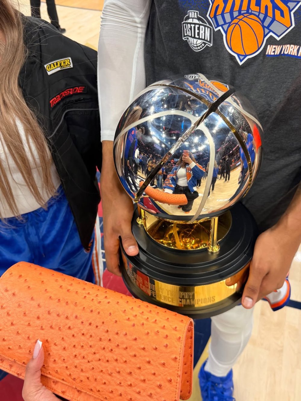 Jordyn Woods Turns Lucky Knicks Purse Into Heels at MSG