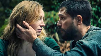 Sophie Turner, Kit Harington in The Dreadful