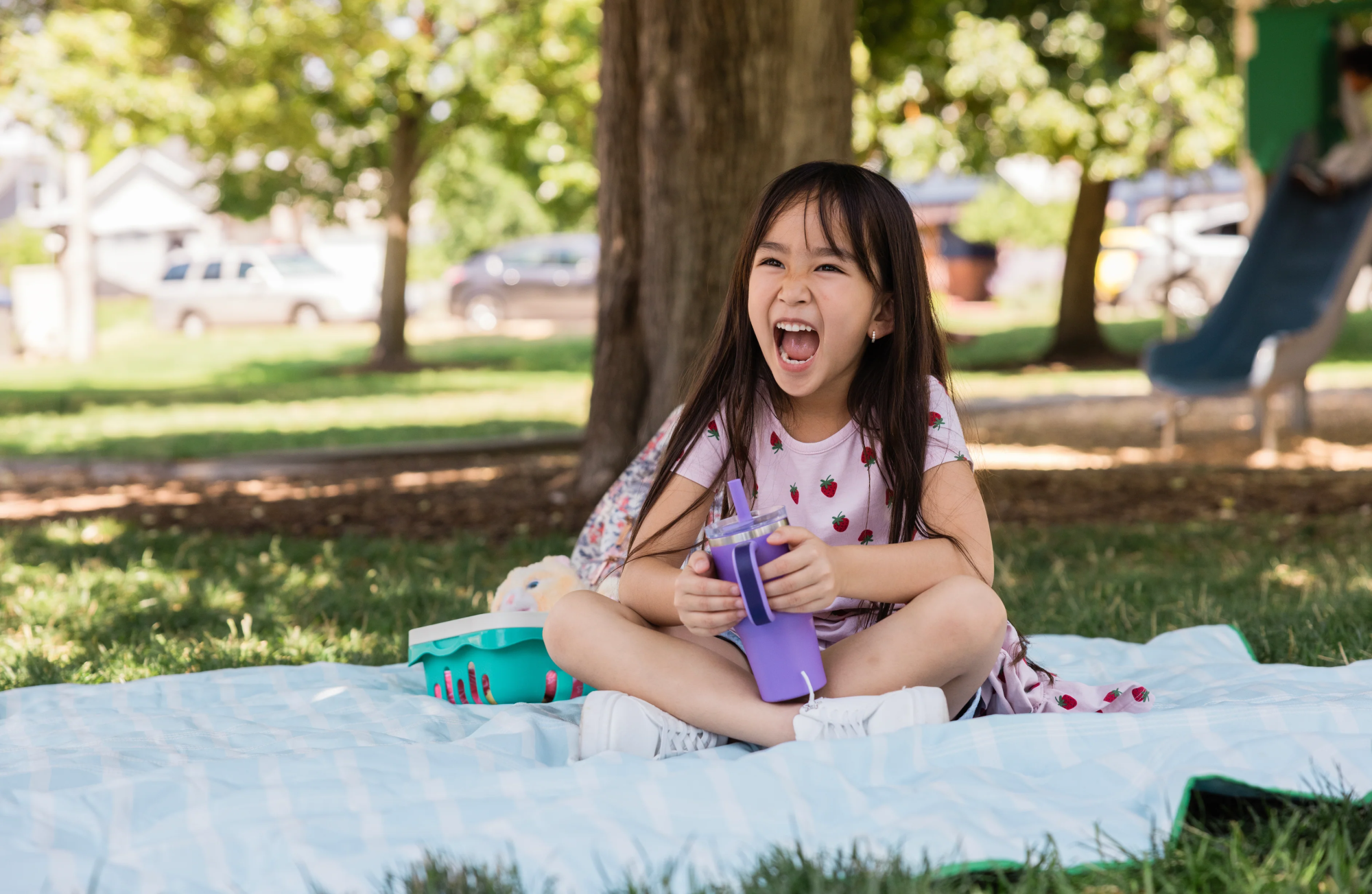 From drops to spills, YAYA toddler tumblers are designed to handle everyday messes with durable construction and leak-resistant features