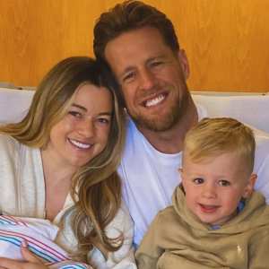 503675322_18516806830018635_6126823017359188278_n.jpg jj watt kealia watt