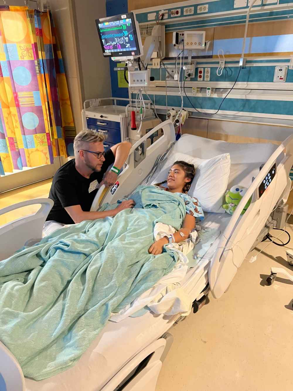 90 Day Fiance Star Armando Husband Kenny Arrives By Hannahs Side Amid Hospitalization
