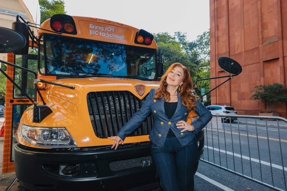Lisa-Ann-Walter-BIC-Supply-Ride-Bus-Tour