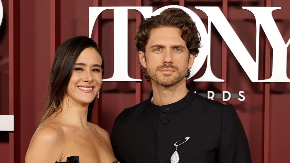 Hvězda Broadwaye Aaron Tveit a jeho manželka čekají druhé dítě