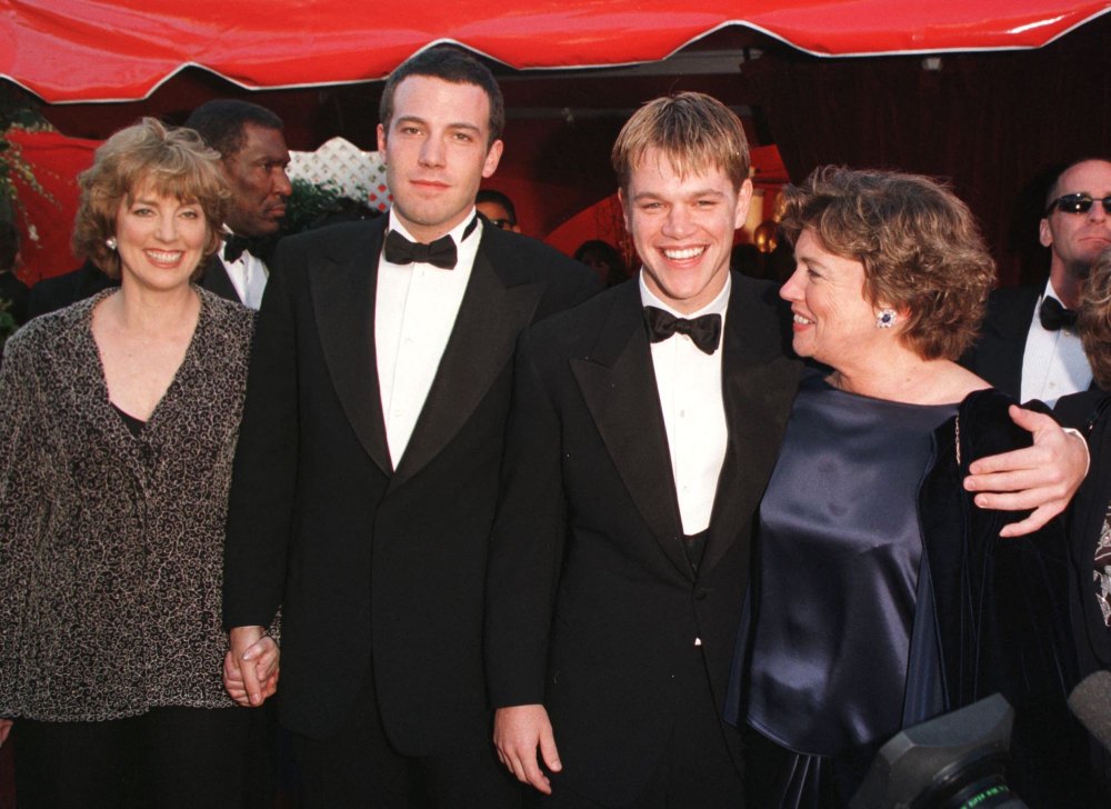 Ben-Affleck-and-Mom-Chris-GettyImages-1582922692