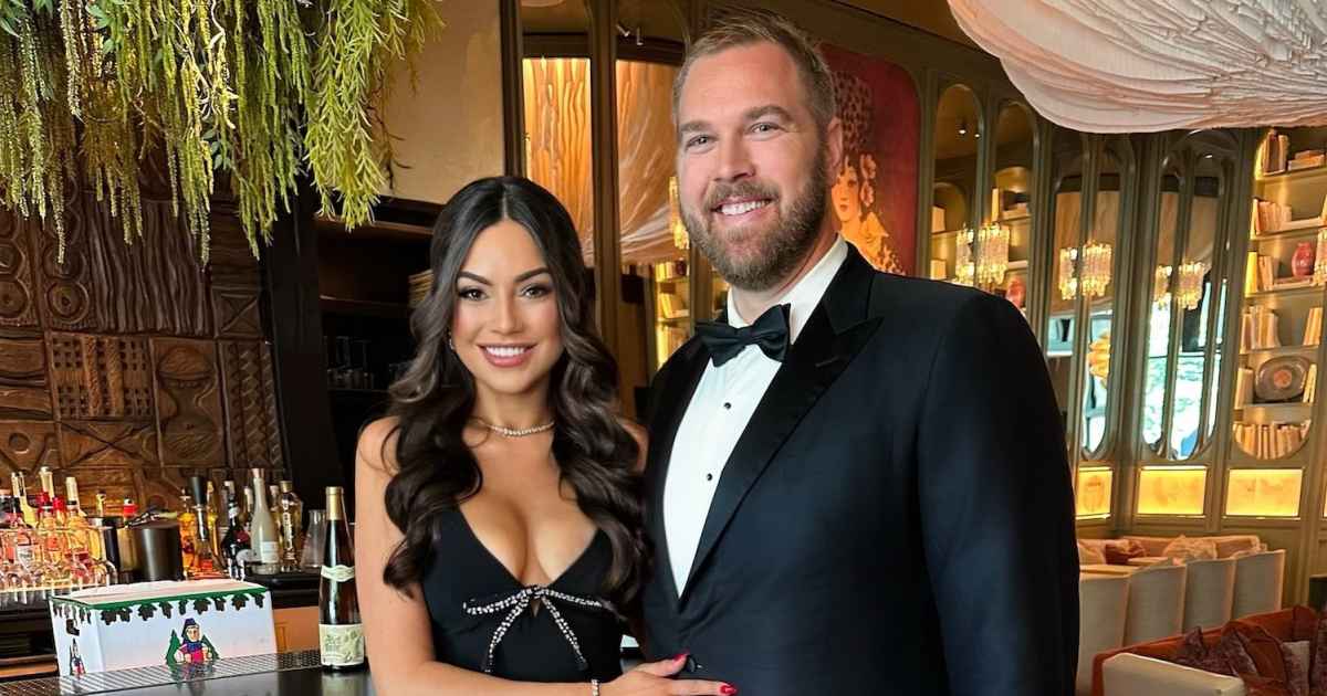 Chiefs Alum Mitch Schwartz Praised by Wife for Carrying Her Breast Pump to Taylor Swift’s Wedding Chiefs Alum Mitch Schwartz Praised by Wife for Carrying Her Breast Pump to Taylor Swift’s Wedding