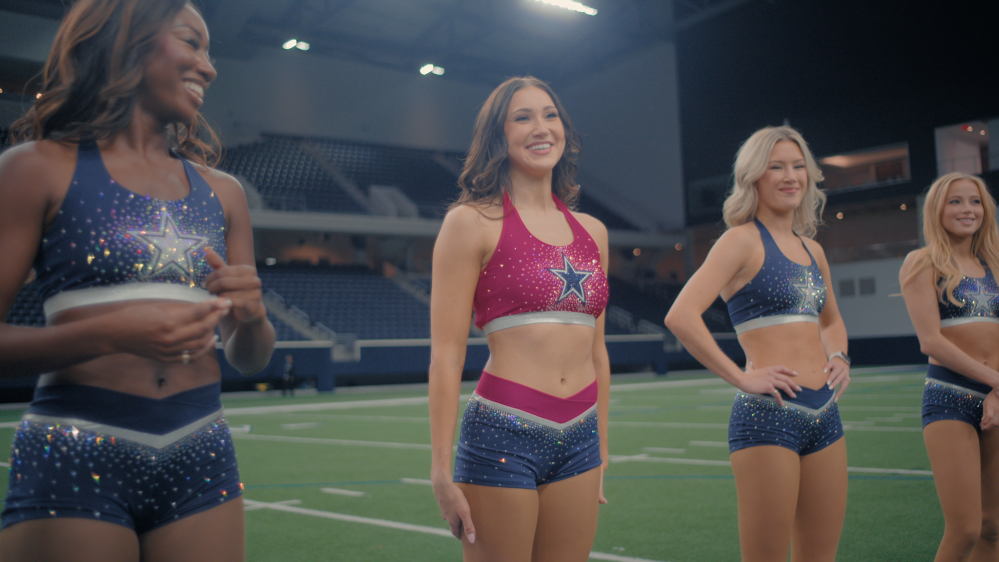 Emily-Awbrey-DCC-AMERICAS_SWEETHEARTS__Dallas_Cowboys_Cheerleaders_n_S3_E5_00_18_31_15