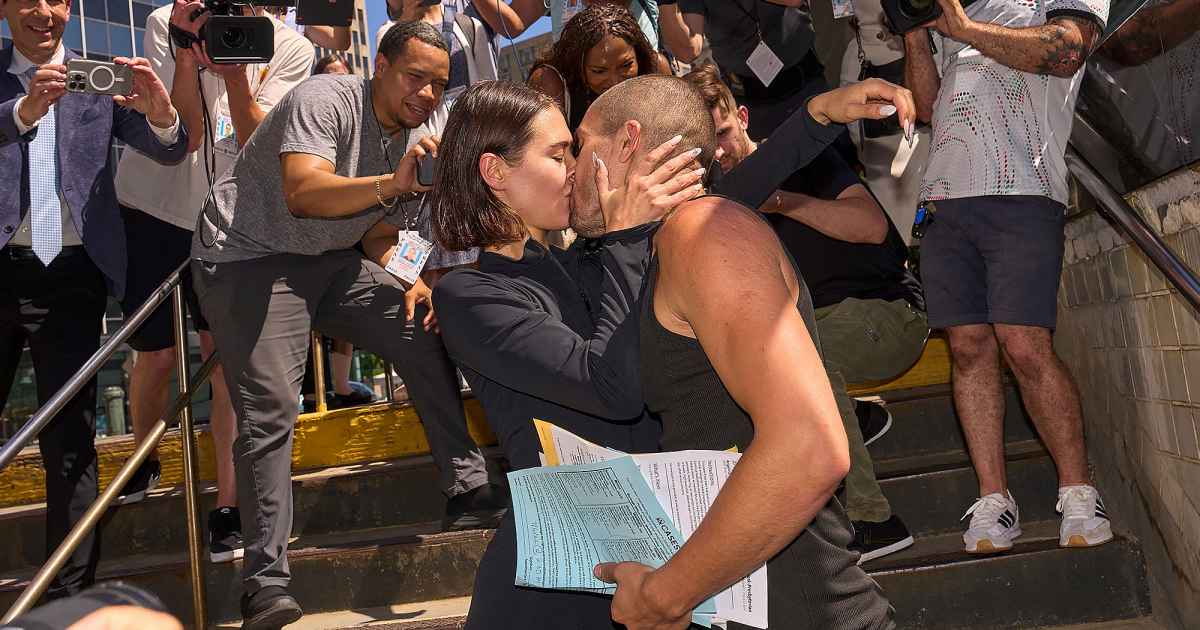 Empire State Building Climbers Appear in Court After Death-Defying Proposal at 1,454 Feet in the Air Empire State Building Climbers Appear in Court After Death-Defying Proposal at 1,454 Feet in the Air