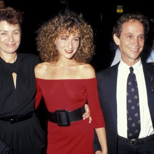 Jennifer Grey’s Mom Jo Wilder's Cause of Death Revealed as Lung Cancer, Remains Were 'Scattered at Sea'