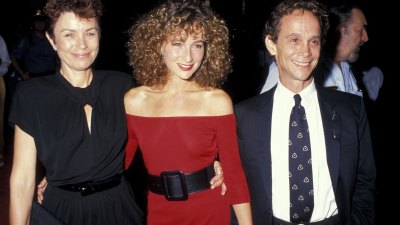 Jennifer Grey’s Mom Jo Wilder's Cause of Death Revealed as Lung Cancer, Remains Were 'Scattered at Sea'