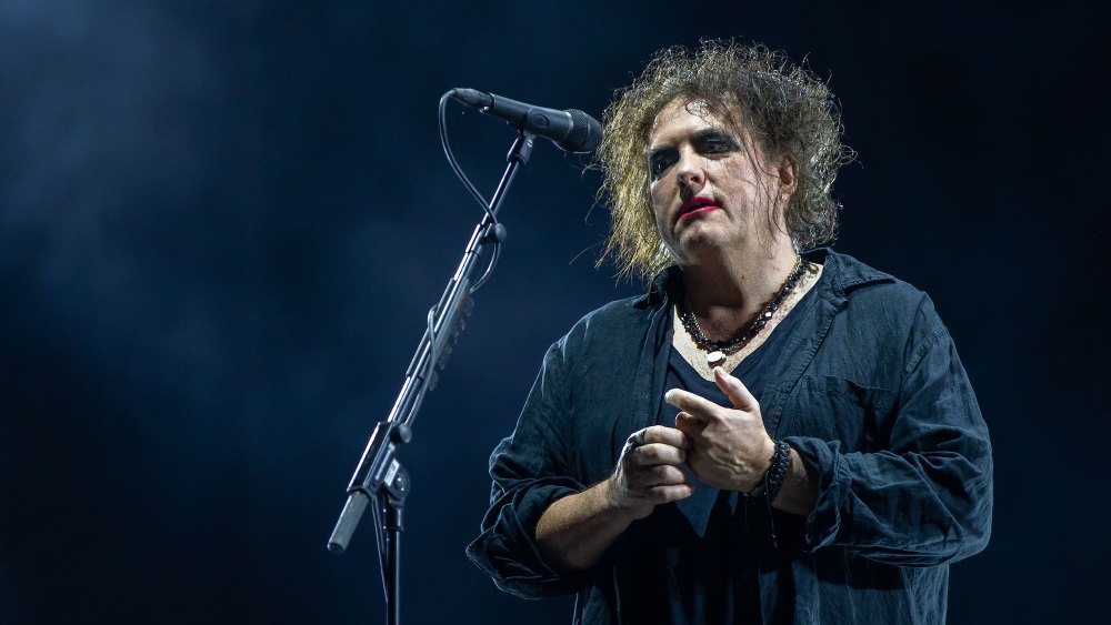 Robert Smith z The Cure ostře kritizuje podívanou na světovém poháru: "Zblázni se"