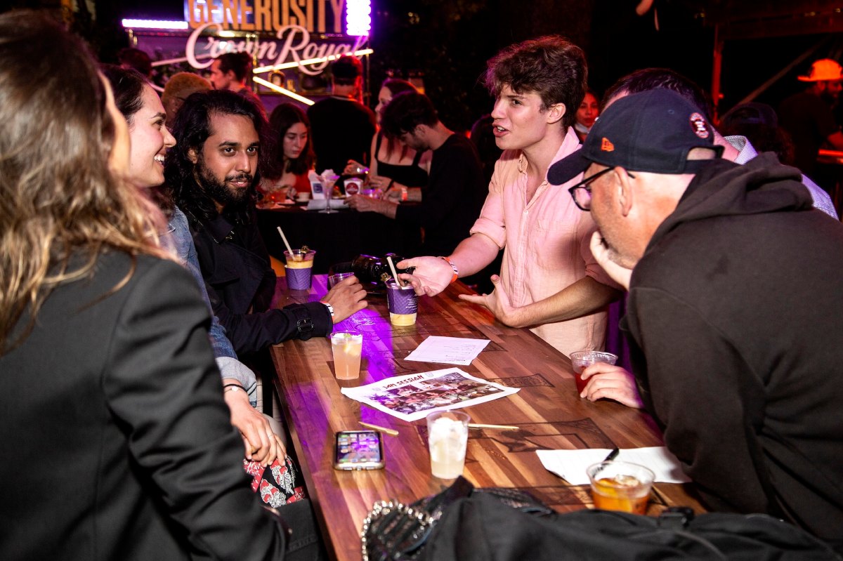 GettyImages-1323615417 Why Social Fitness Is Changing What a Night Out Looks Like for Friends and Couples