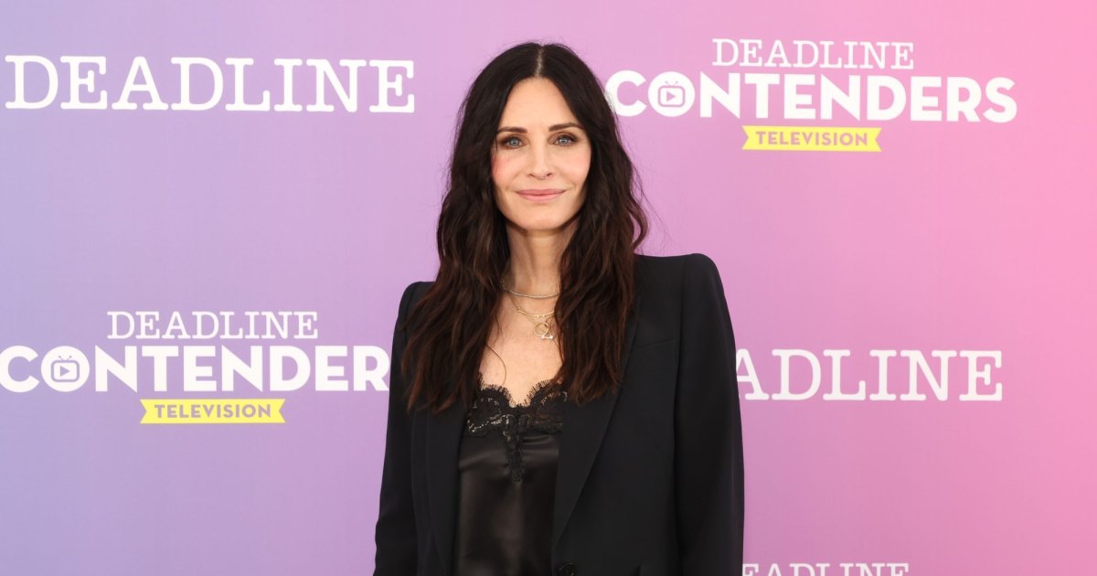 Spotted! Courteney Cox Wore These Exact Adidas Slides on Vacation, and They’re Only Spotted! Courteney Cox Wore These Exact Adidas Slides on Vacation, and They’re Only