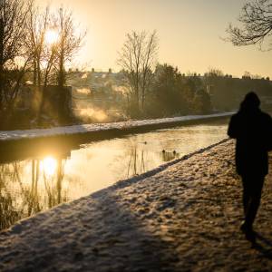 GettyImages-1449559117 Circadian Sunmaxxing Is Going Viral and Wellness Experts Say the Science Behind It Is Actually Legit