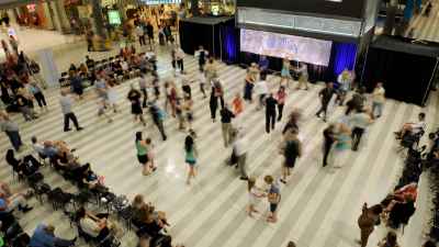 GettyImages-149327051 Meet the Malls and Immersive Districts Driving Retailtainment Growth, From New Jersey to Las Vegas