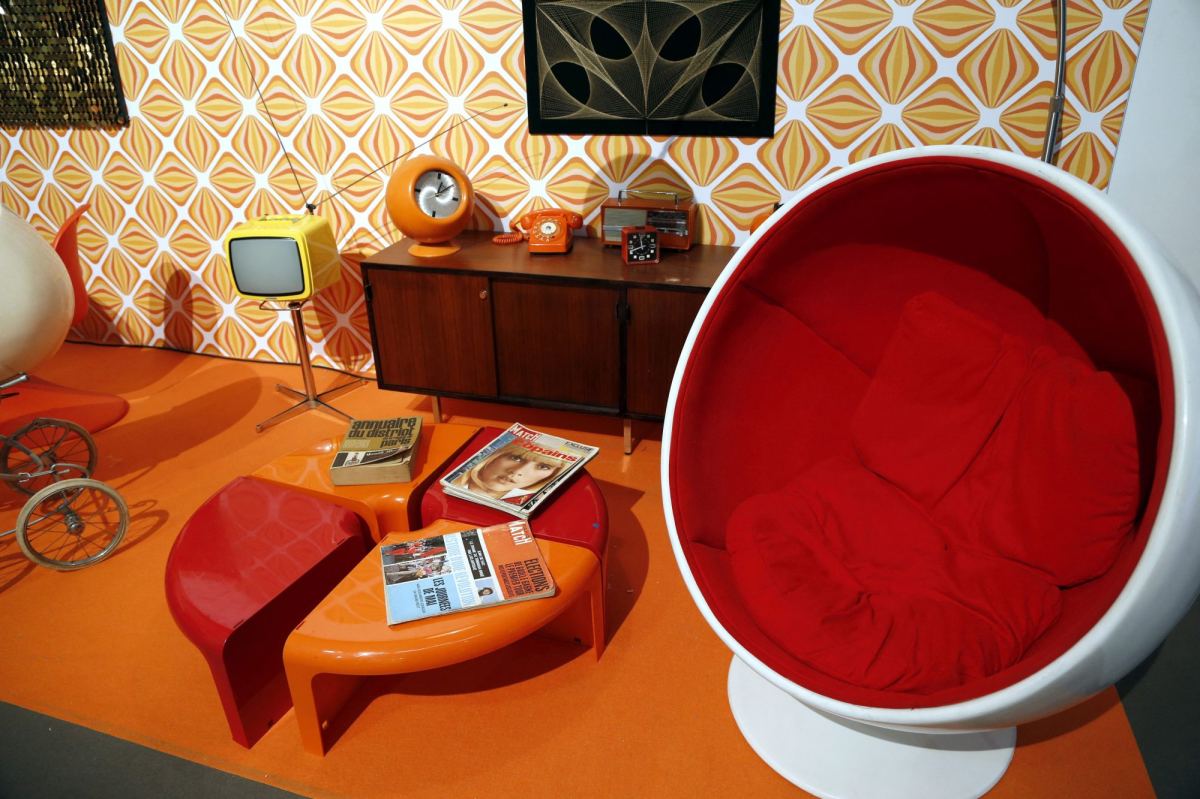GettyImages-158361867-Move-Over-Minimalism-The-Eccentric-Aunt-Revival-Is-Making-Homes-Loud-Layered-and-Personal-in-2026