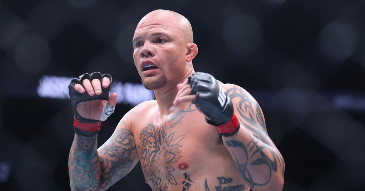 Former UFC Star Anthony Smith Reportedly Barred From Contacting His Wife After Arrest for Domestic Violence Former UFC Star Anthony Smith Reportedly Barred From Contacting His Wife After Arrest for Domestic Violence