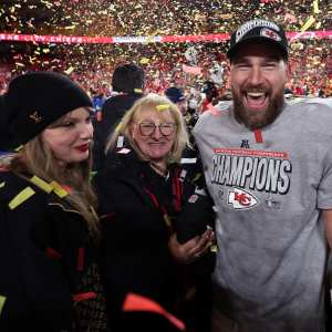 Donna Kelce Lands in New York City Ahead of Travis’ Wedding
