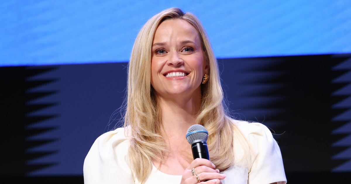 Reese Witherspoon’s Wide-Leg Denim Style Is Incredibly Flattering on Petites Reese Witherspoon’s Wide-Leg Denim Style Is Incredibly Flattering on Petites
