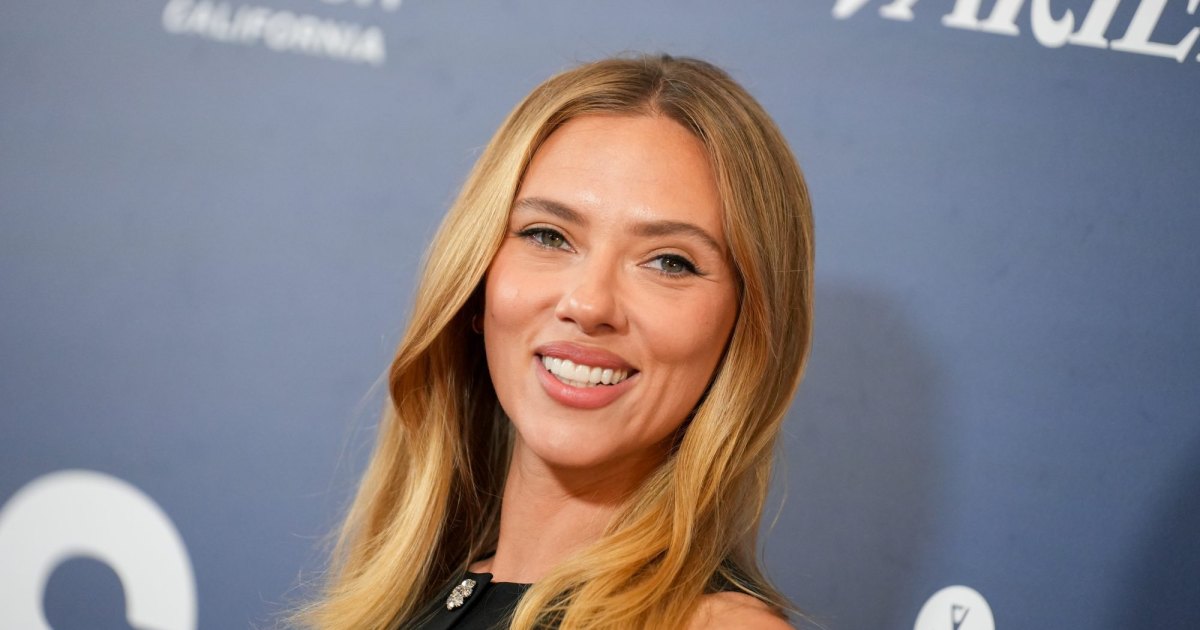 Scarlett Johansson Found the Most Elevated yet Simple Top Style, and It’s Somehow Only Scarlett Johansson Found the Most Elevated yet Simple Top Style, and It’s Somehow Only