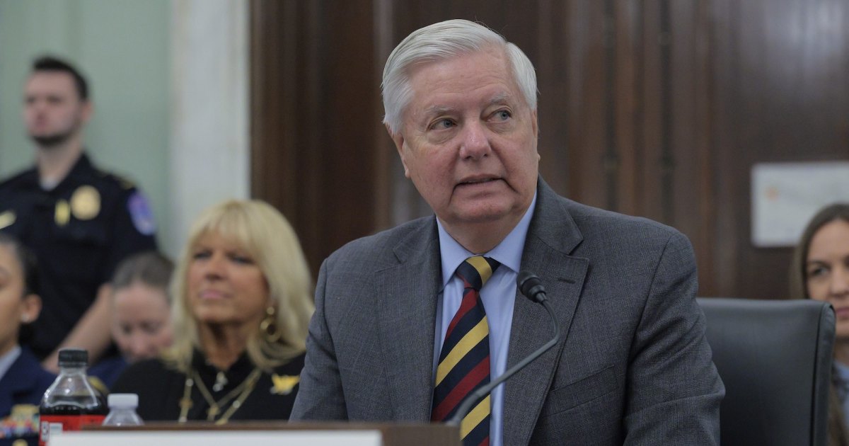 Lindsey Graham, Longtime South Carolina Senator and Donald Trump Ally, Dead at Age 71 Lindsey Graham, Longtime South Carolina Senator and Donald Trump Ally, Dead at Age 71