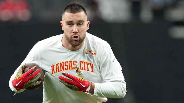 Travis Kelce Arrives to Chiefs Camp for 1st Time After Marrying Taylor Swift