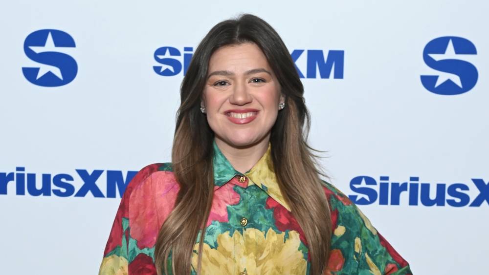 Kelly Clarkson Shares Sickening Bathroom Confession: ‘Single Until I’m Dead’