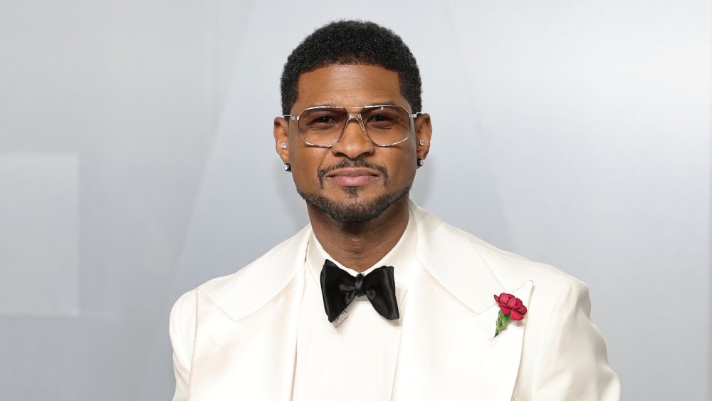 Usher vykázal fanynku ze scény, když odmítla jeho tanečné flirty