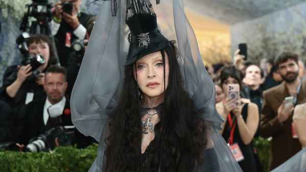 madonnas-danceteria-bts-video-features-kate-moss-more