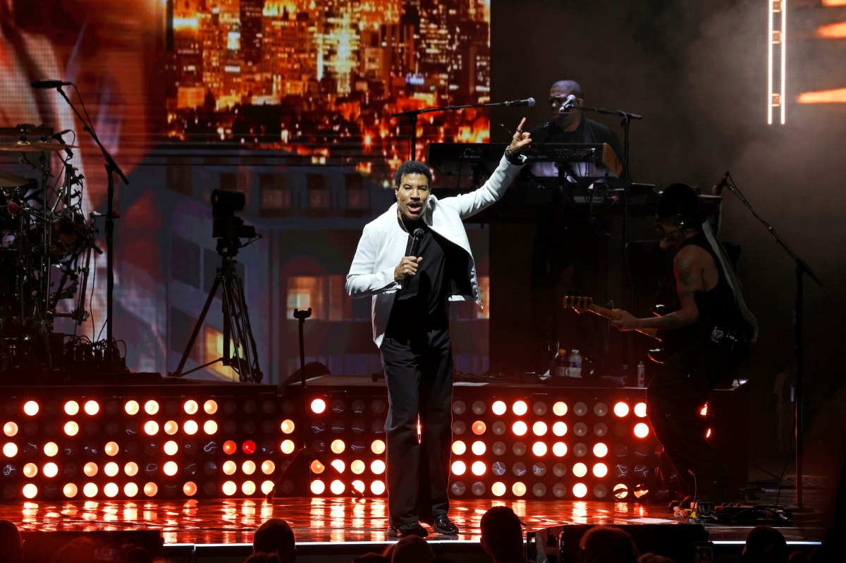GettyImages-2276046967lionelrichiehealthupdate.jpg