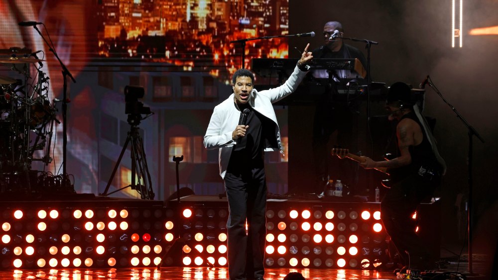 Lionel Richie Shares Health Update After Postponing Shows Amid Illness